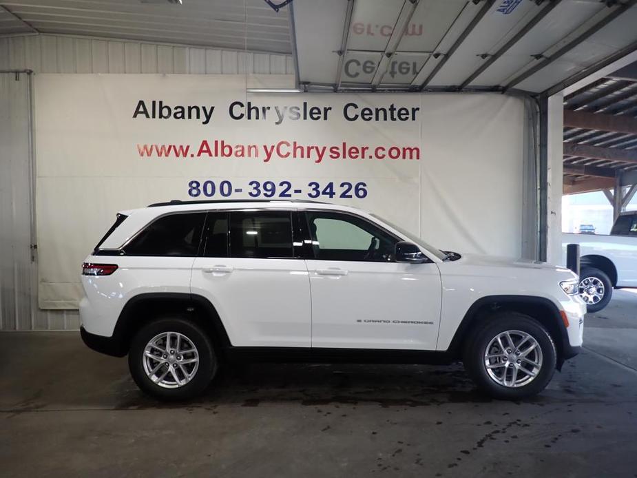 new 2025 Jeep Grand Cherokee car, priced at $42,370