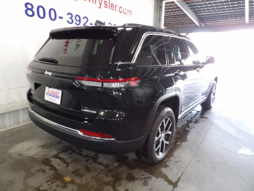 new 2025 Jeep Grand Cherokee car, priced at $51,005