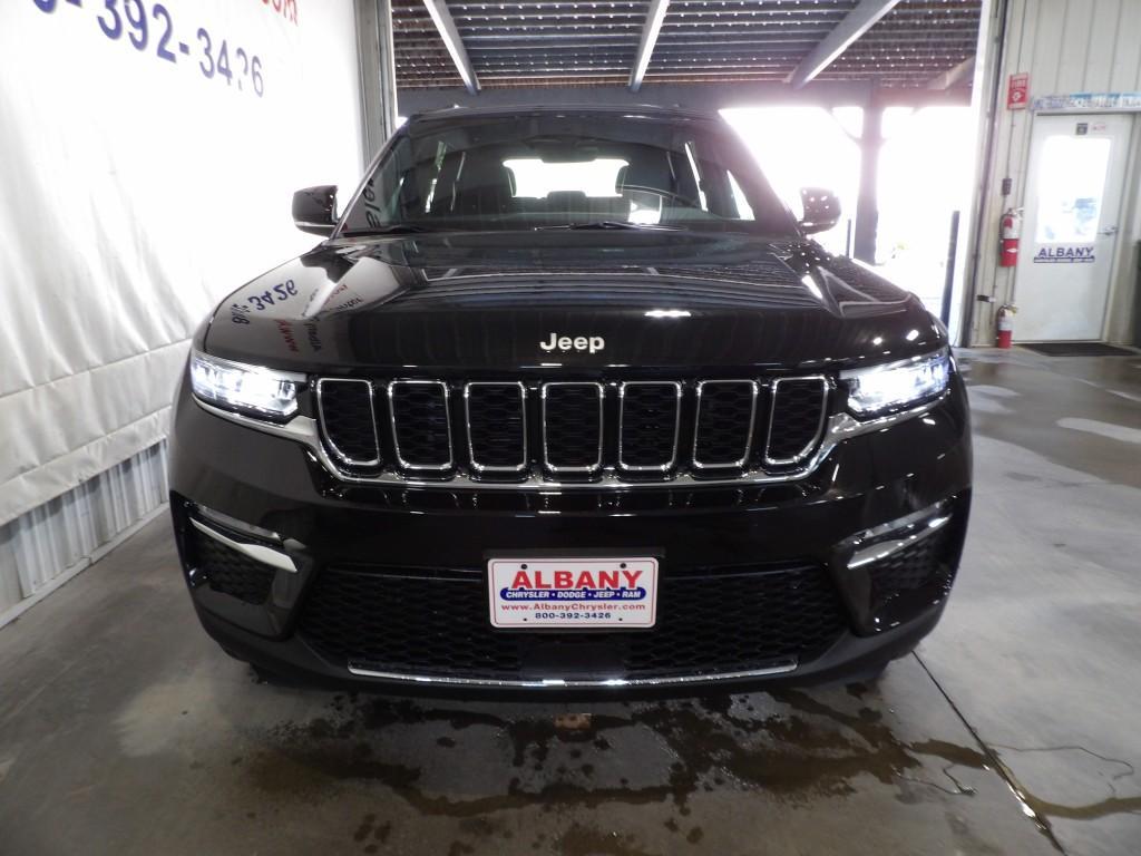 new 2025 Jeep Grand Cherokee car, priced at $51,005