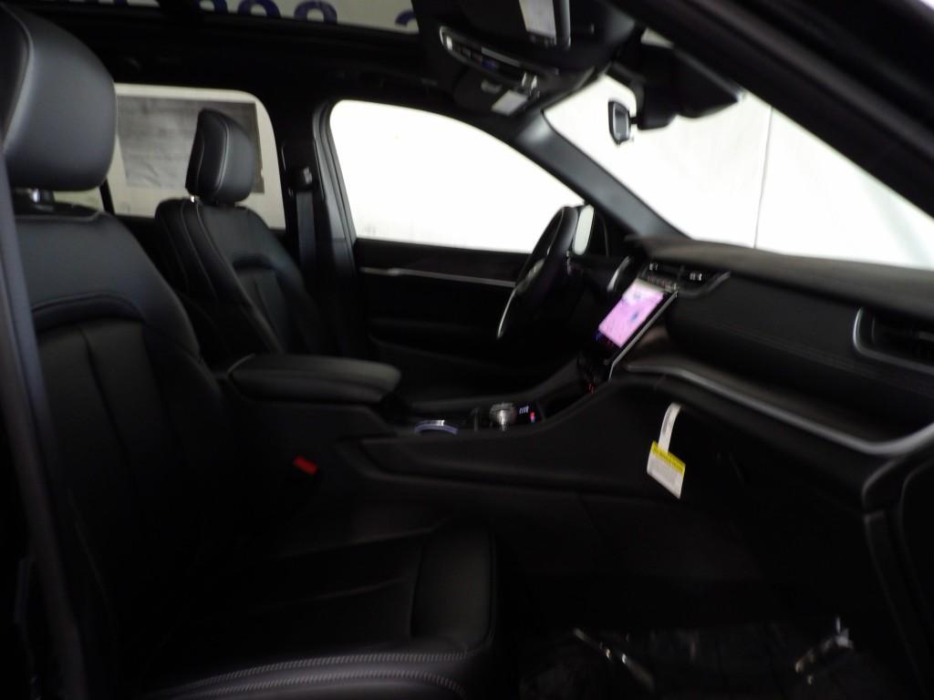 new 2025 Jeep Grand Cherokee car, priced at $51,005