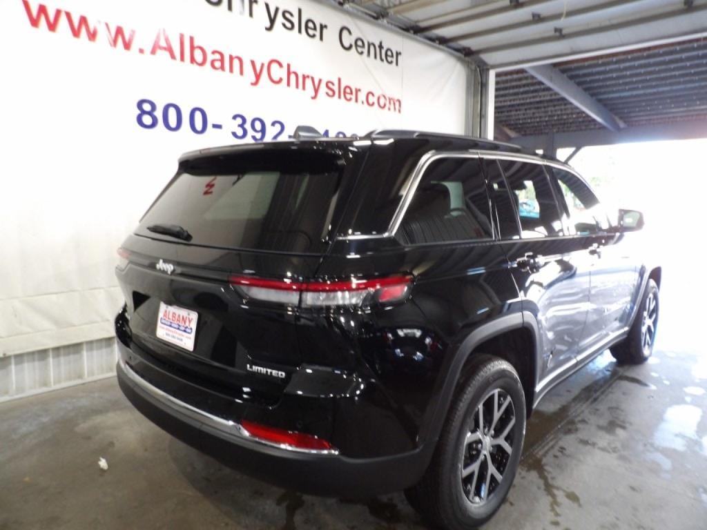 new 2025 Jeep Grand Cherokee car, priced at $44,796