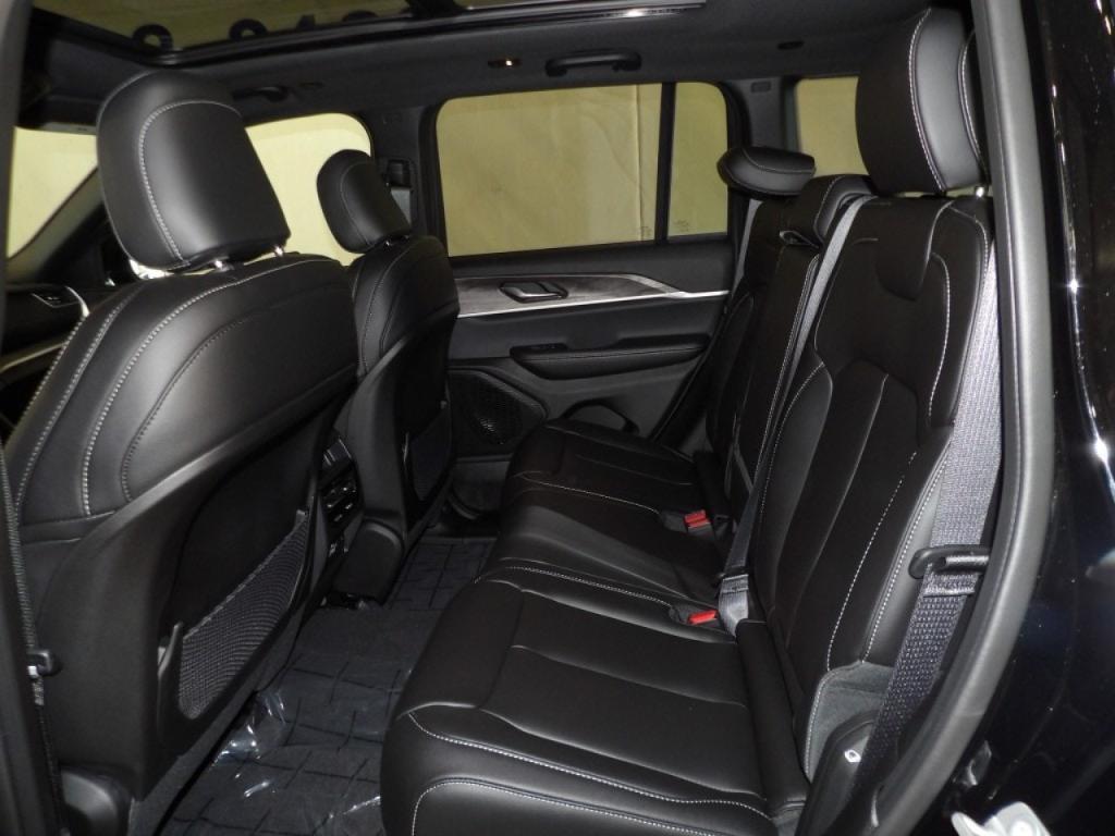 new 2025 Jeep Grand Cherokee car, priced at $44,796