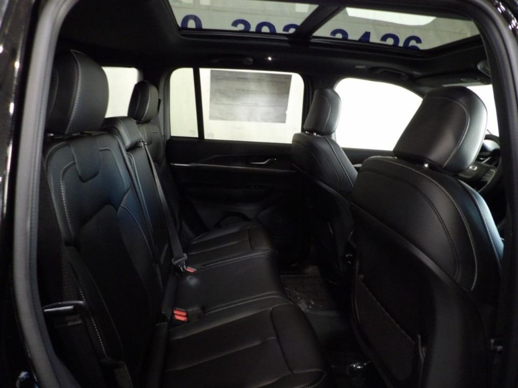 new 2025 Jeep Grand Cherokee car, priced at $44,796