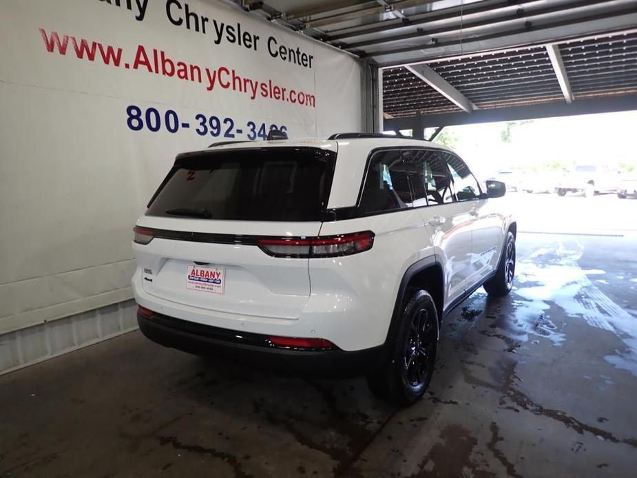 new 2024 Jeep Grand Cherokee car, priced at $44,224