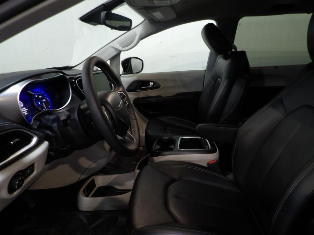 used 2024 Chrysler Pacifica car, priced at $35,990