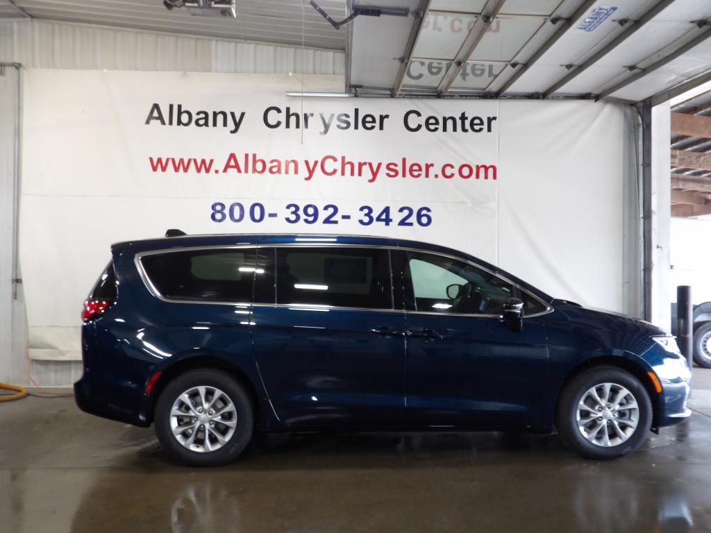 new 2025 Chrysler Pacifica car, priced at $42,792