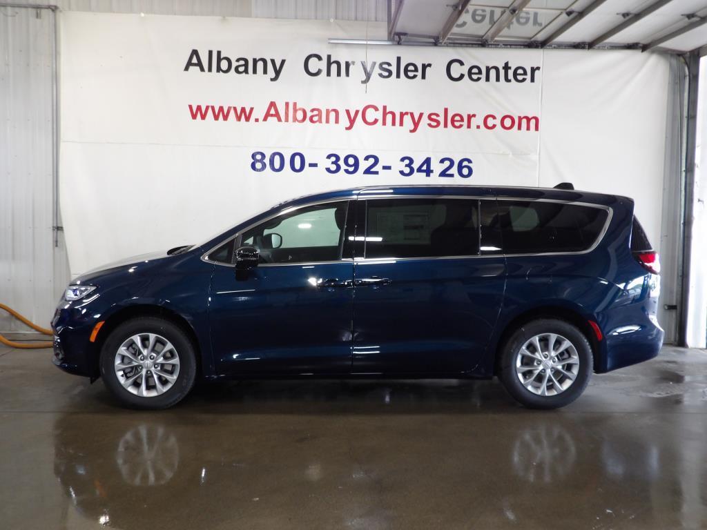 new 2025 Chrysler Pacifica car, priced at $42,792
