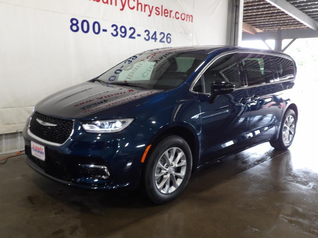 new 2025 Chrysler Pacifica car, priced at $42,792