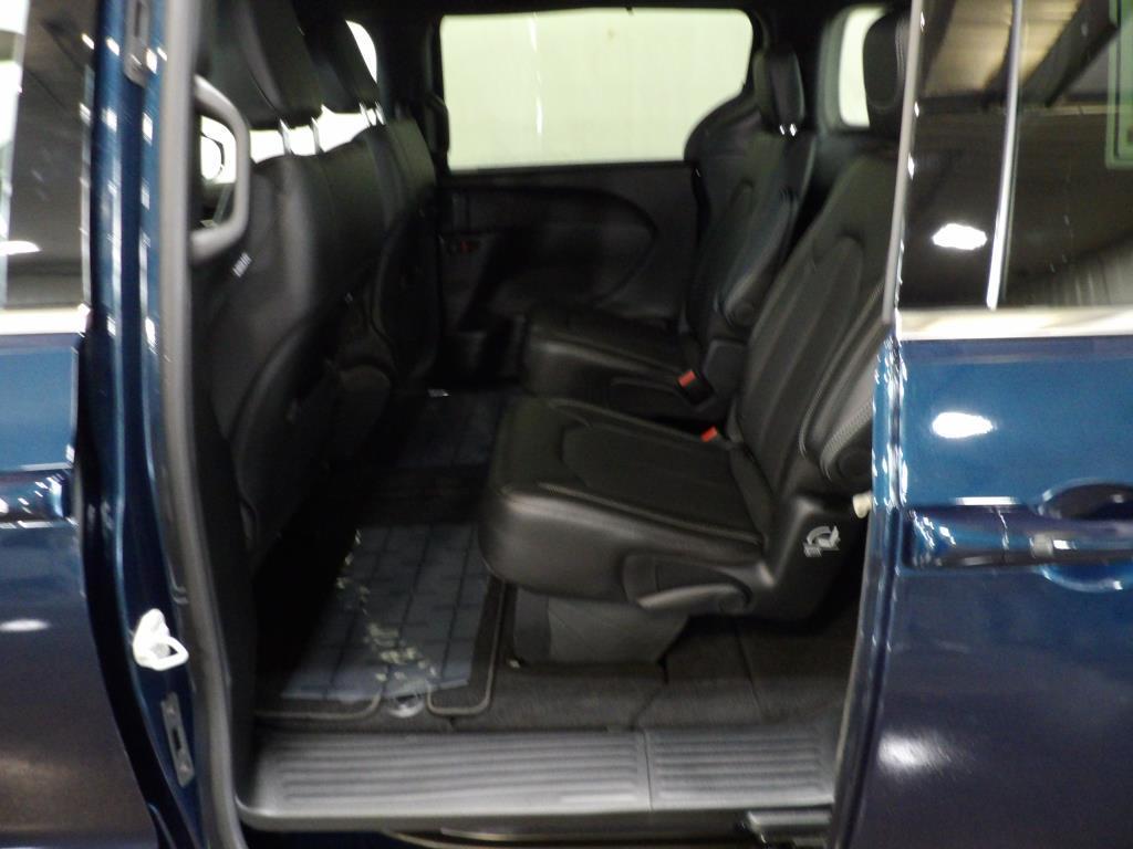 new 2025 Chrysler Pacifica car, priced at $42,792