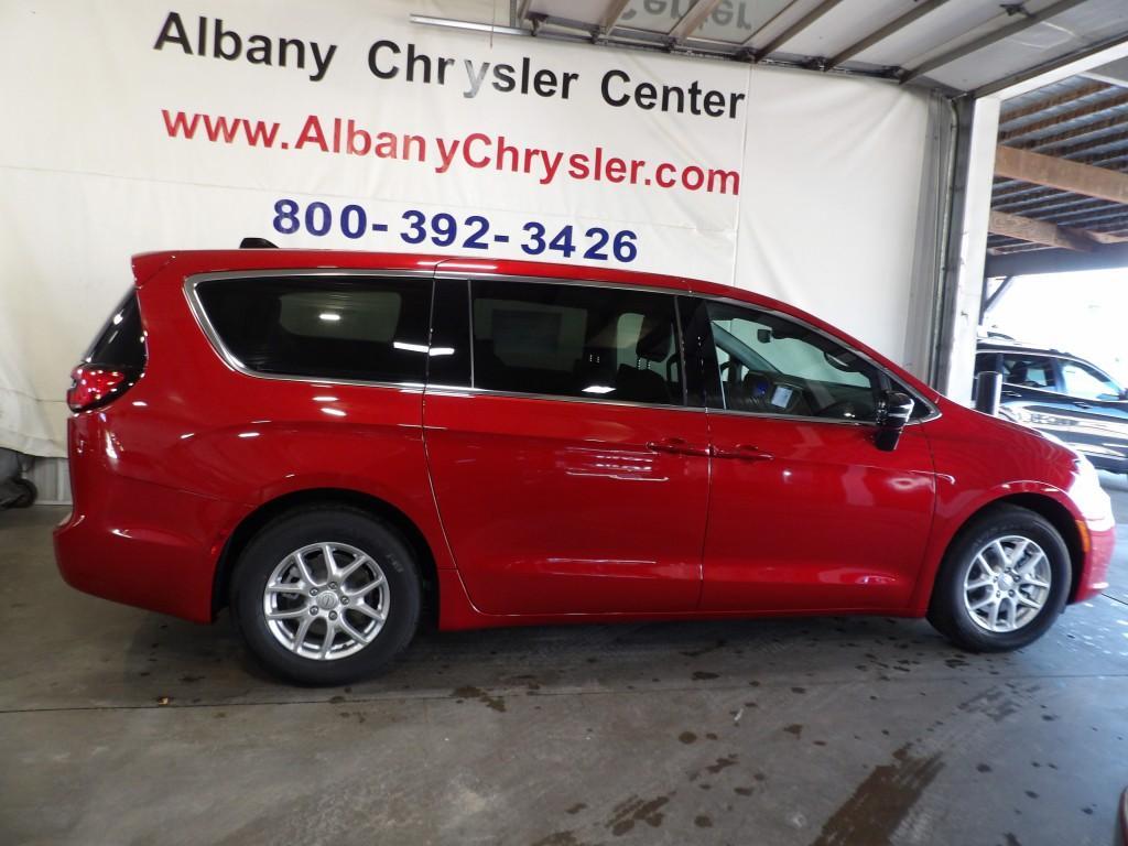 new 2026 Chrysler Pacifica car, priced at $40,912