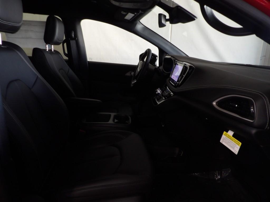 new 2026 Chrysler Pacifica car, priced at $40,912