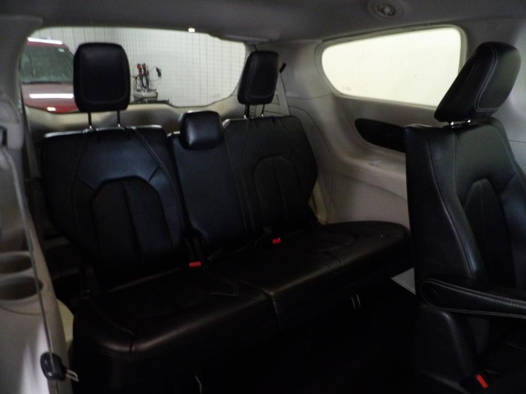 used 2022 Chrysler Pacifica Hybrid car