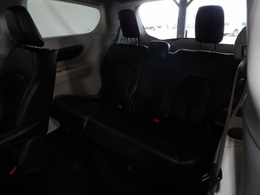 used 2022 Chrysler Pacifica Hybrid car