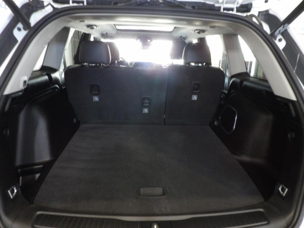 used 2022 Jeep Grand Cherokee car, priced at $29,990