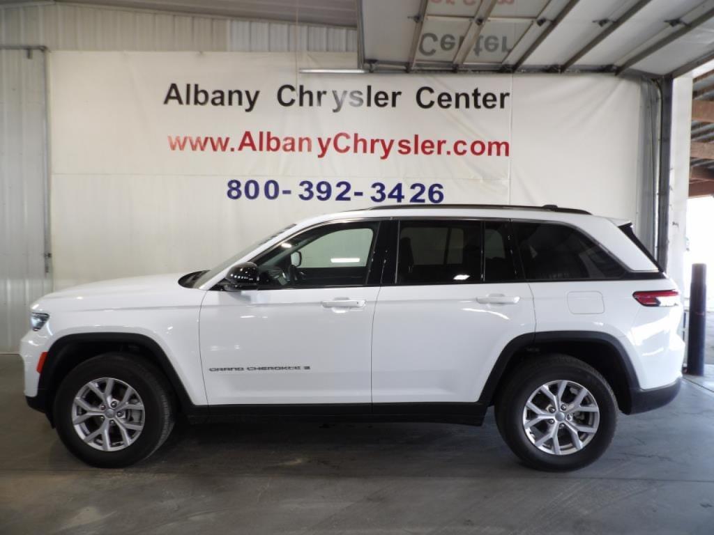 used 2022 Jeep Grand Cherokee car, priced at $29,990