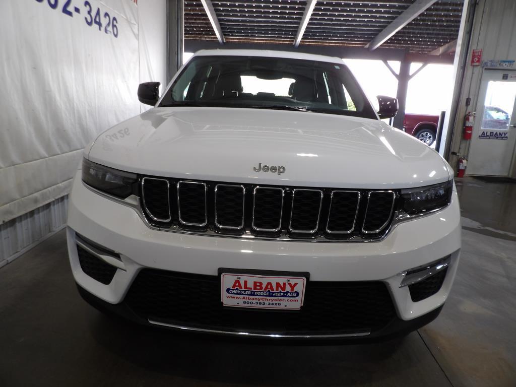 used 2022 Jeep Grand Cherokee car, priced at $33,990