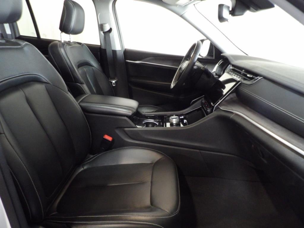 used 2022 Jeep Grand Cherokee car, priced at $29,990