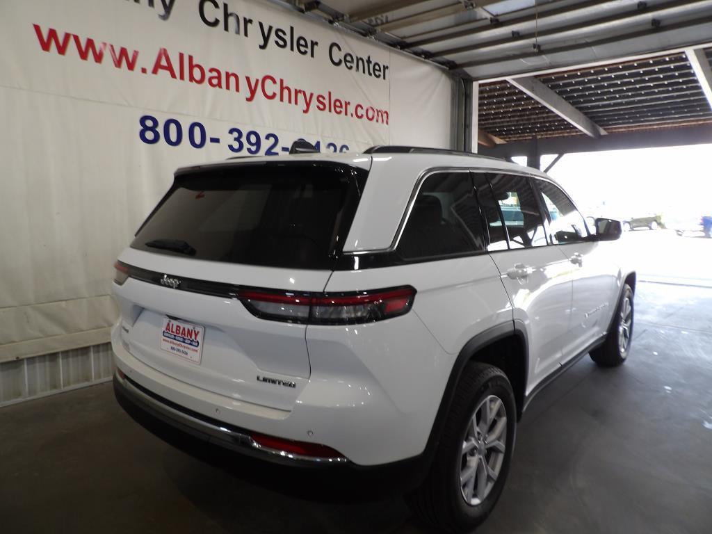 used 2022 Jeep Grand Cherokee car, priced at $33,990