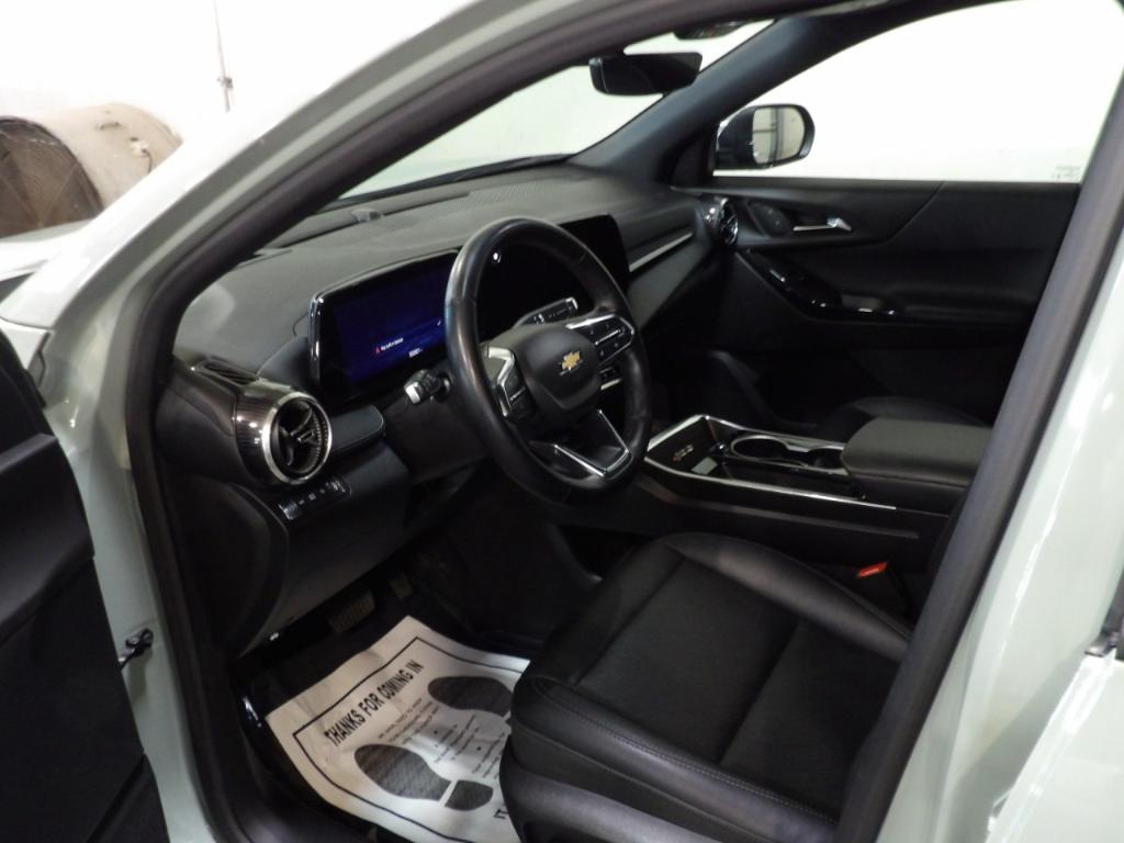 used 2025 Chevrolet Equinox car, priced at $28,399