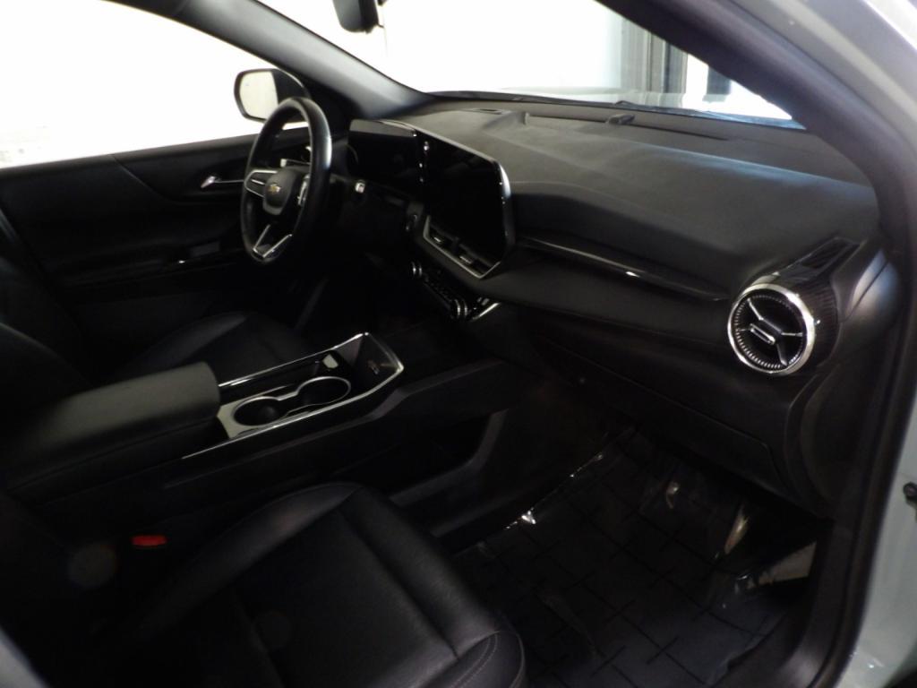 used 2025 Chevrolet Equinox car, priced at $28,399