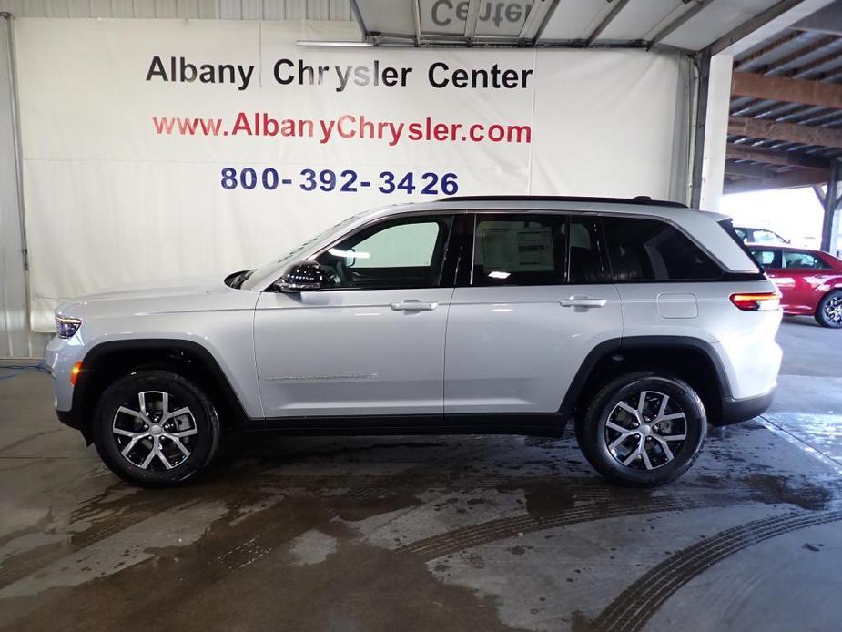 new 2025 Jeep Grand Cherokee car