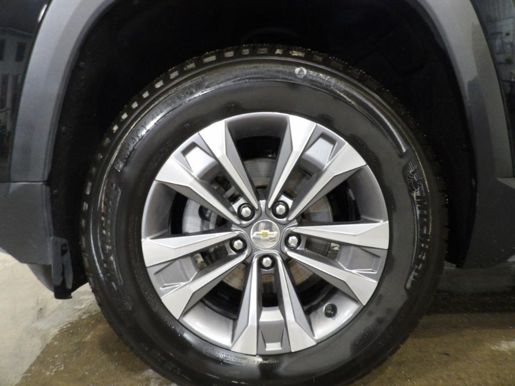 used 2025 Chevrolet Equinox car, priced at $28,399