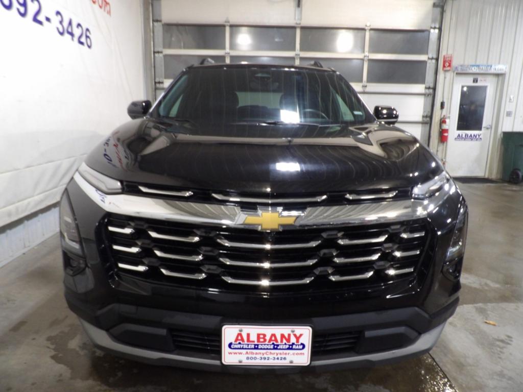 used 2025 Chevrolet Equinox car, priced at $28,399