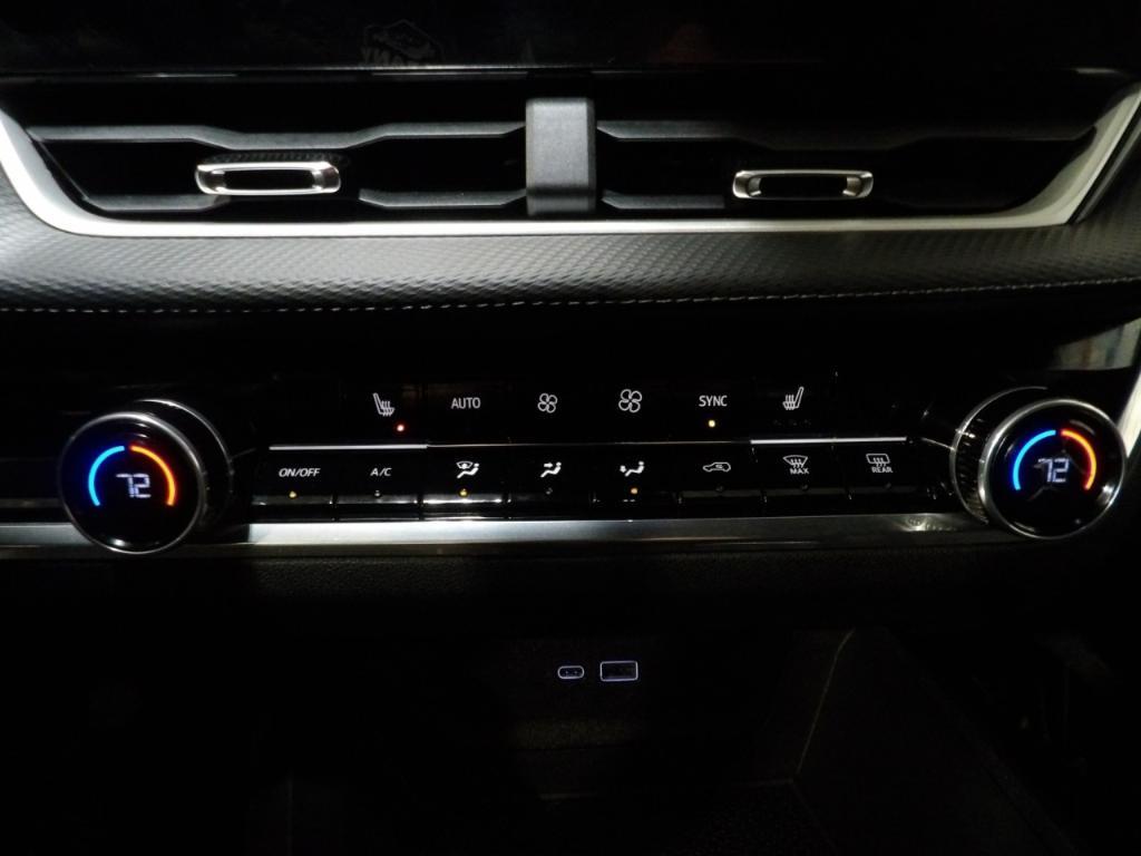 used 2025 Chevrolet Equinox car, priced at $28,399