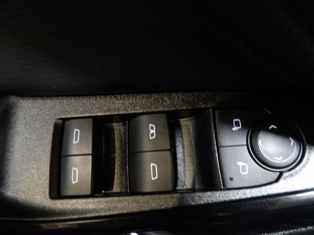 used 2025 Chevrolet Equinox car, priced at $28,399