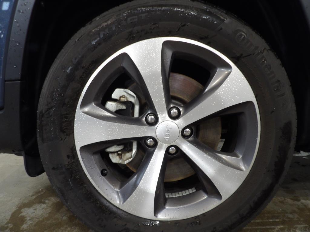 used 2021 Jeep Cherokee car, priced at $26,990