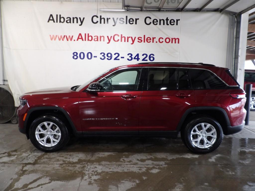 used 2023 Jeep Grand Cherokee car, priced at $30,990