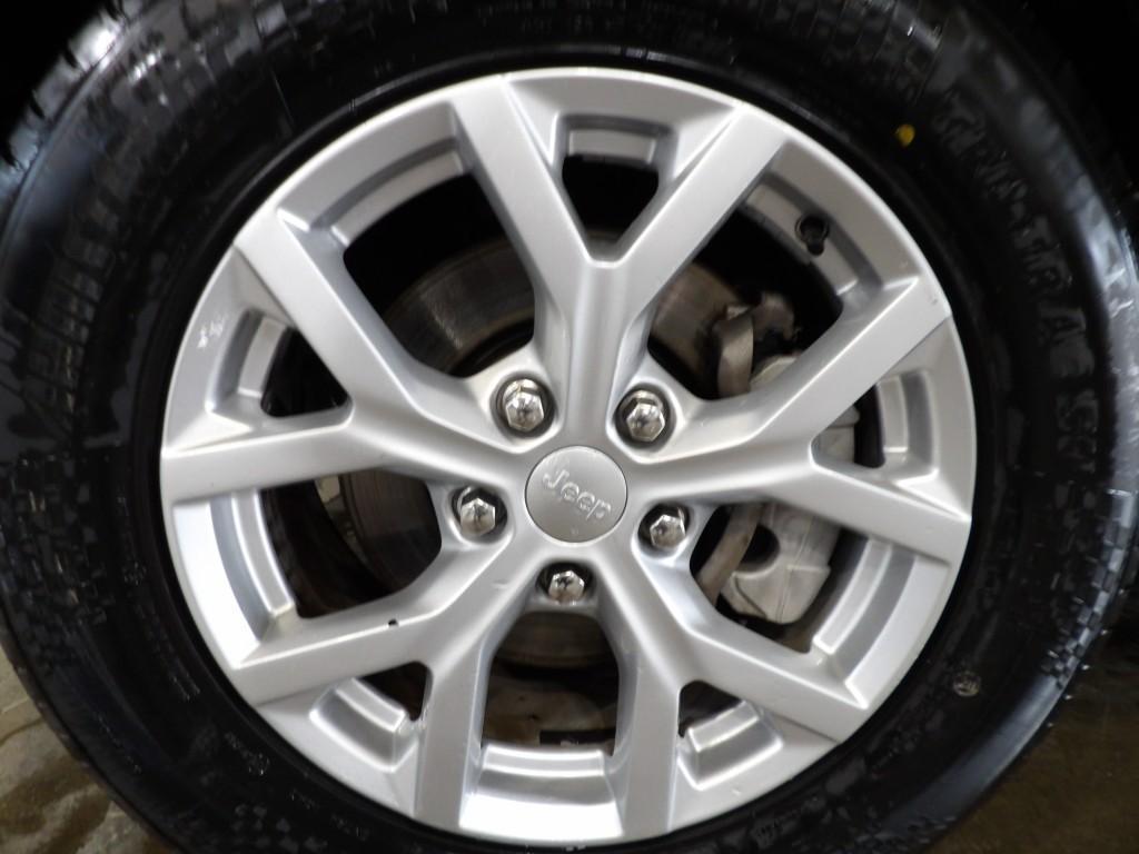 used 2023 Jeep Grand Cherokee car, priced at $30,990