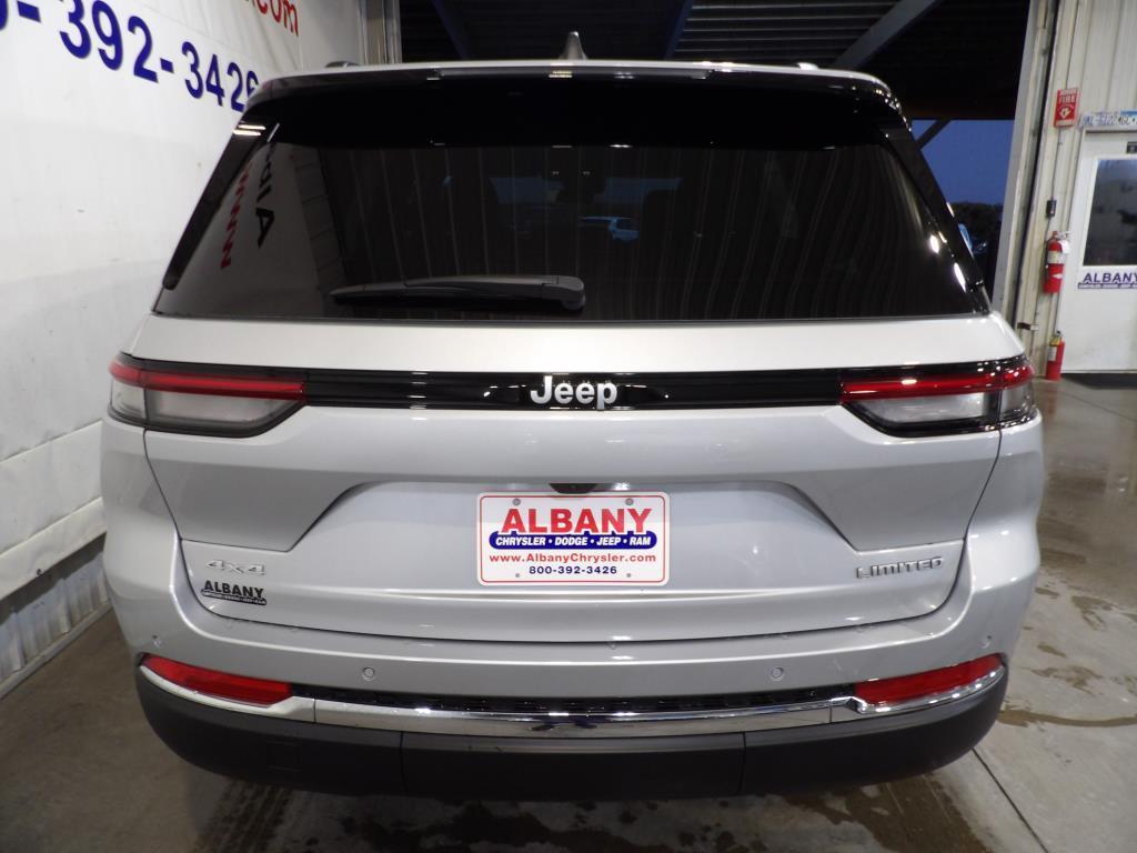 new 2025 Jeep Grand Cherokee car, priced at $48,715
