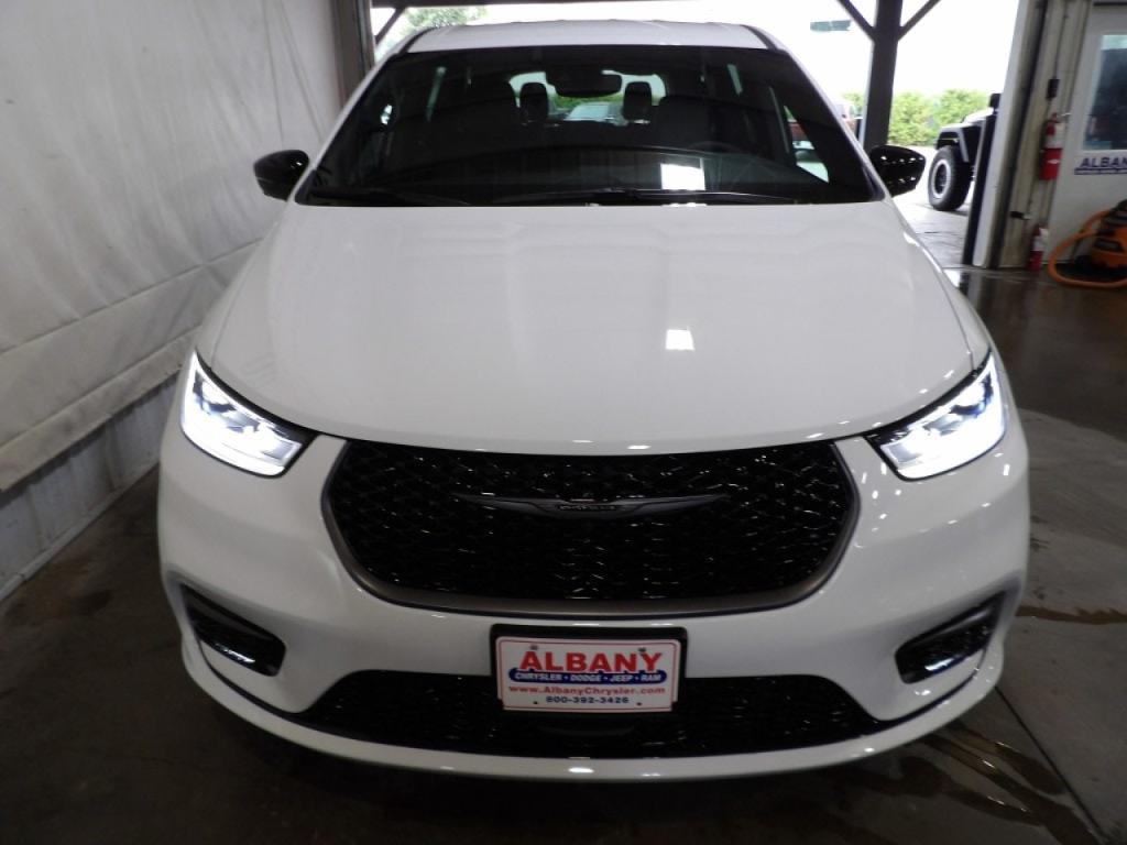 new 2026 Chrysler Pacifica car, priced at $37,310