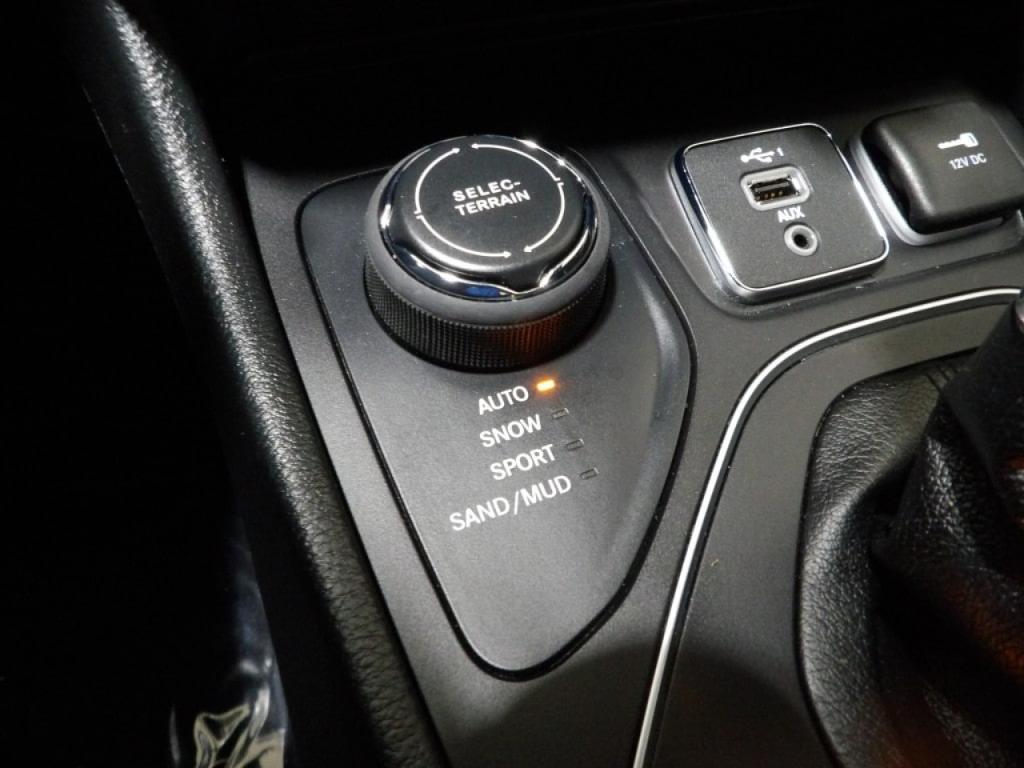 used 2022 Jeep Cherokee car, priced at $21,990