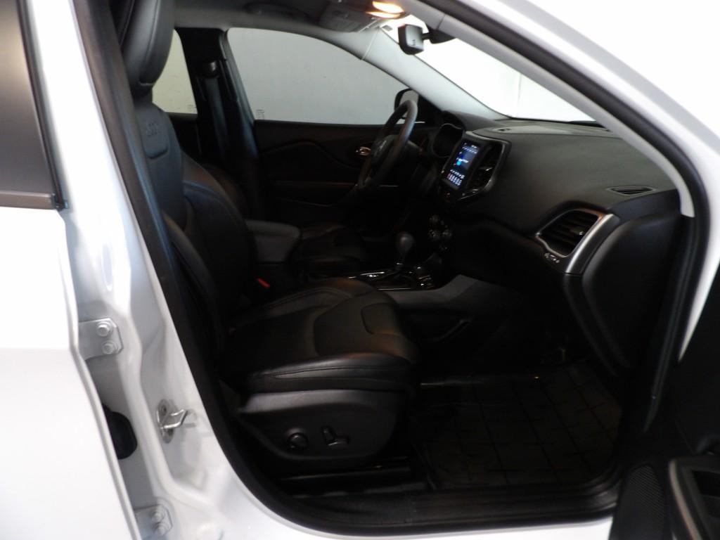 used 2022 Jeep Cherokee car, priced at $24,990