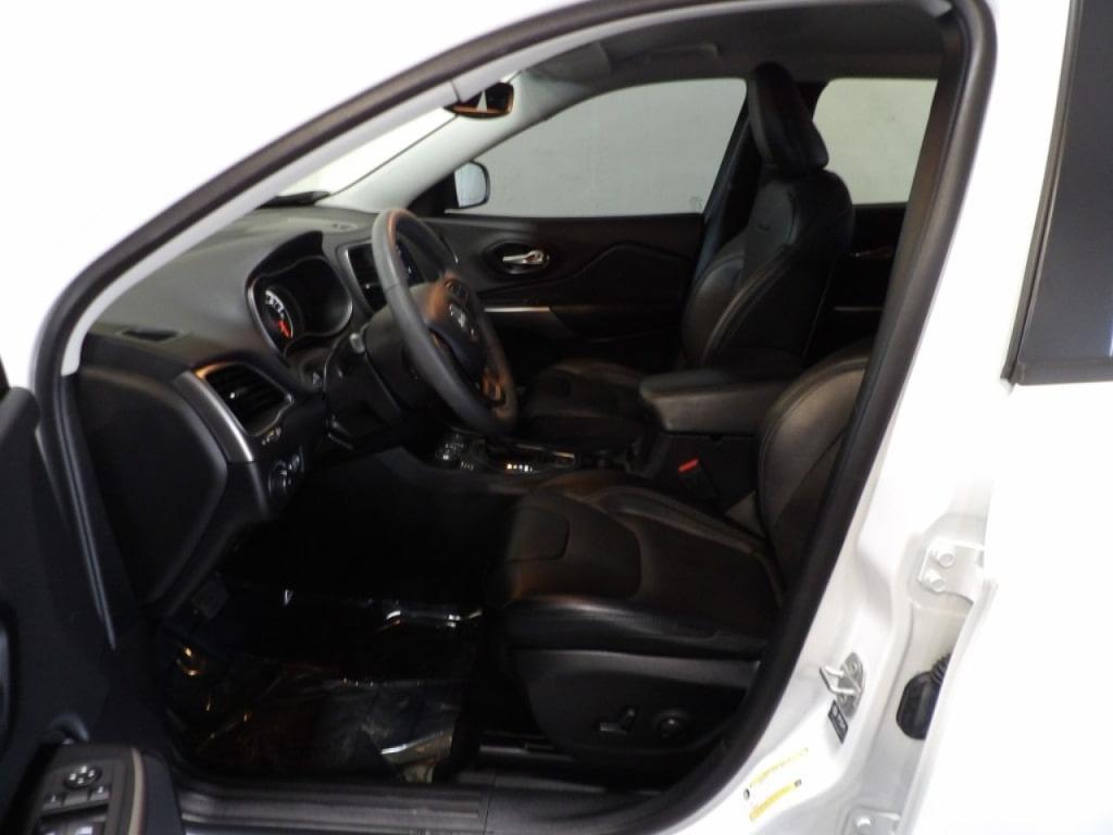 used 2022 Jeep Cherokee car, priced at $21,990