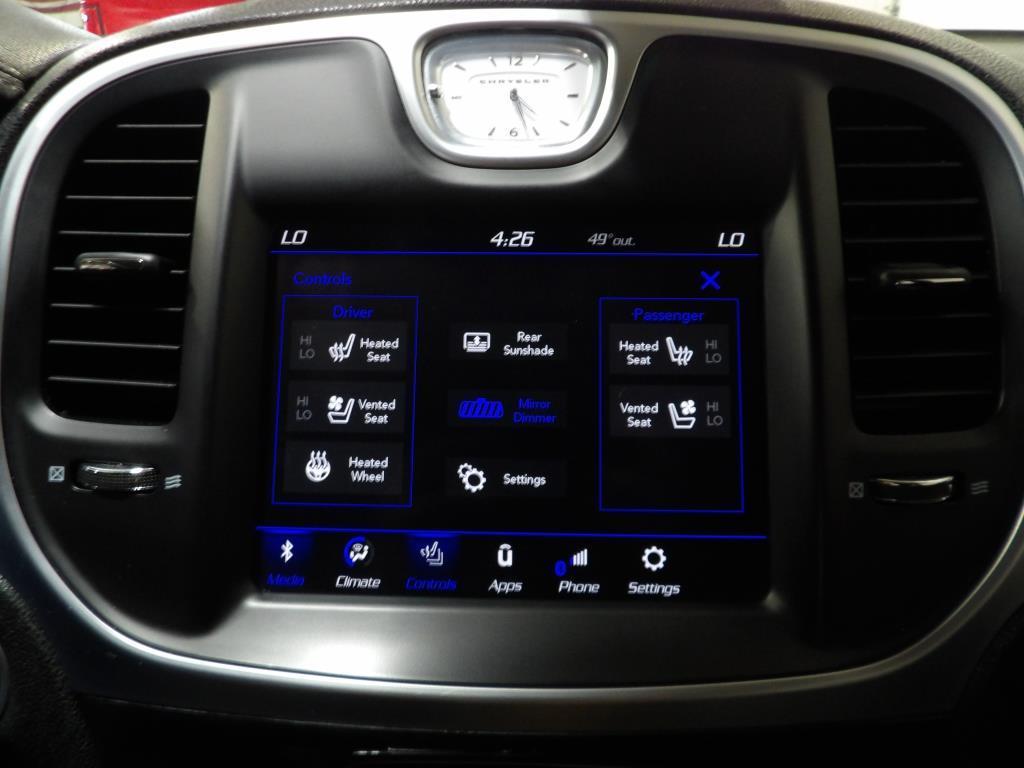 used 2022 Chrysler 300 car