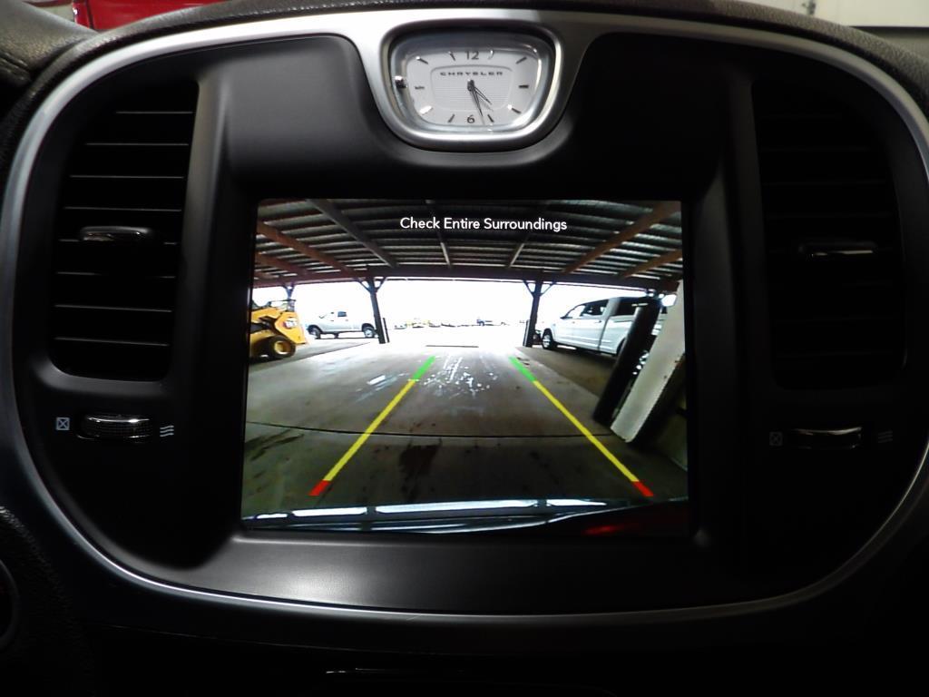 used 2022 Chrysler 300 car