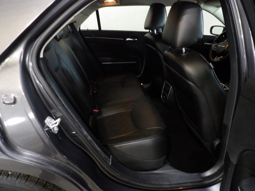 used 2022 Chrysler 300 car