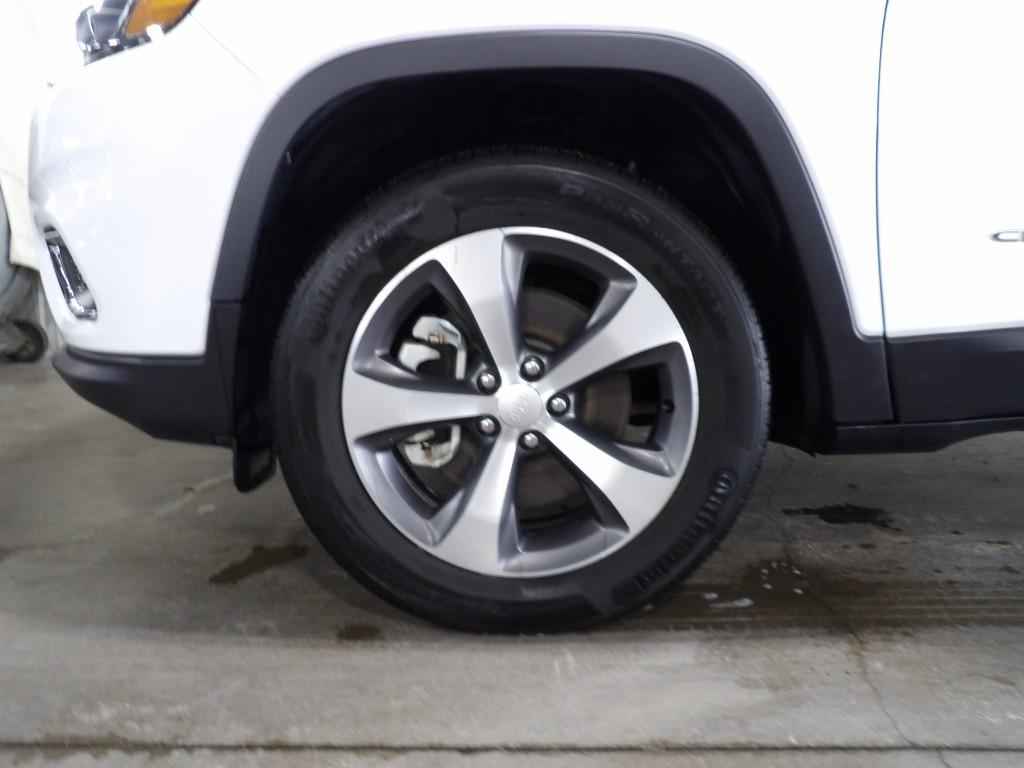 used 2022 Jeep Cherokee car, priced at $26,990