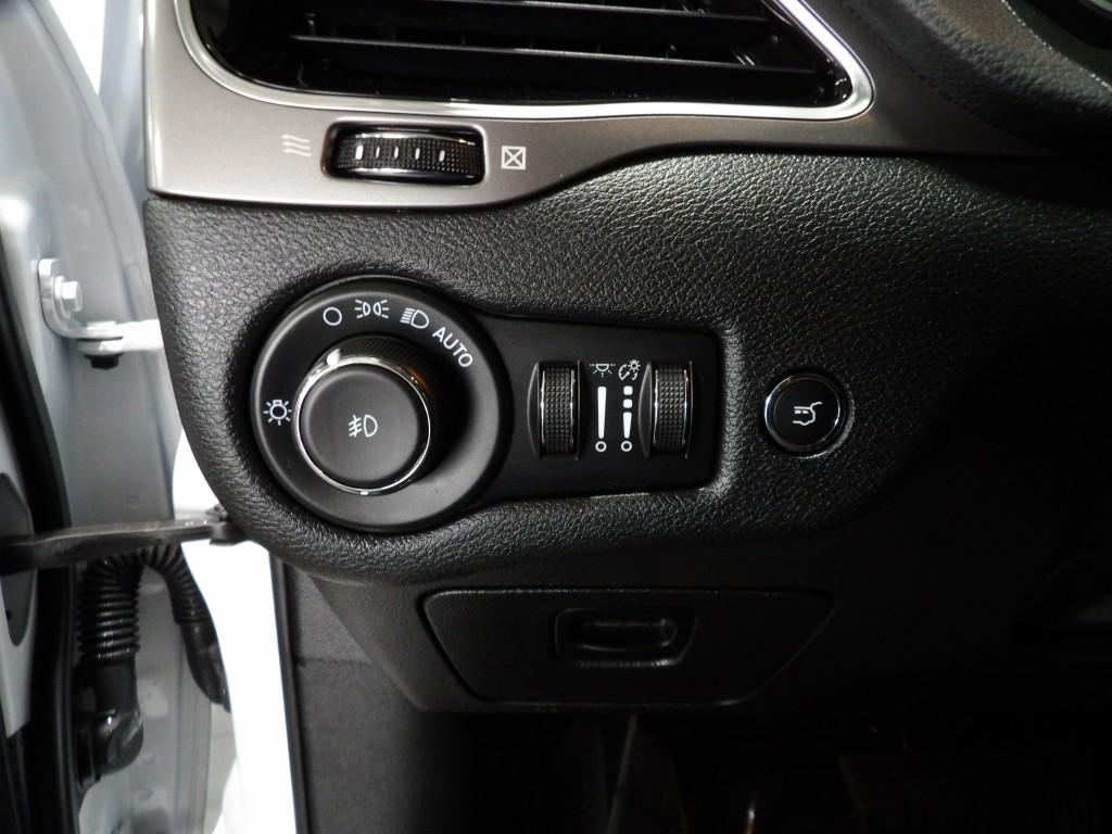 used 2022 Jeep Cherokee car, priced at $26,990