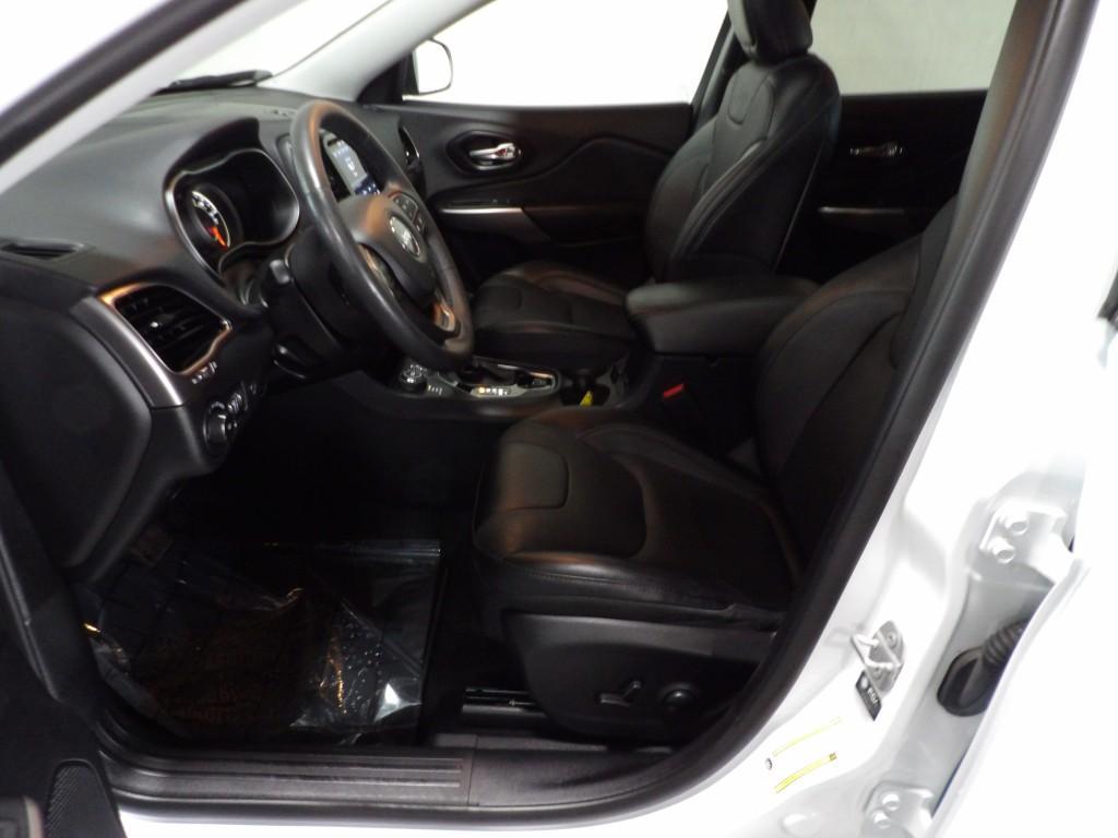 used 2022 Jeep Cherokee car, priced at $26,990