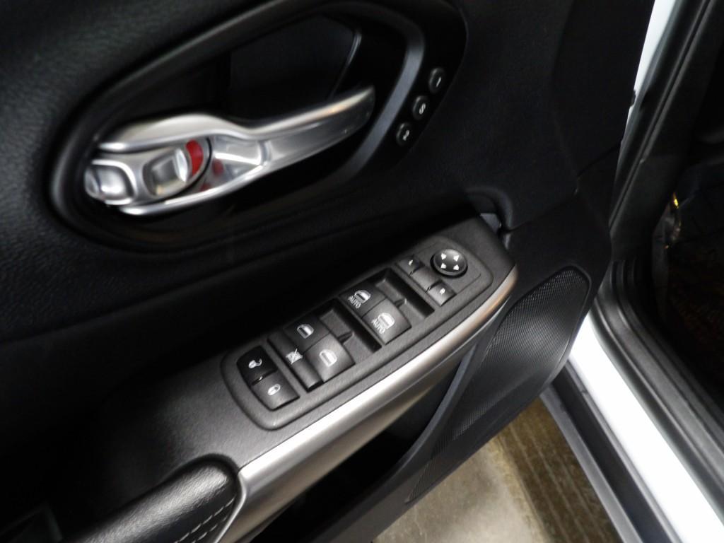 used 2022 Jeep Cherokee car, priced at $26,990