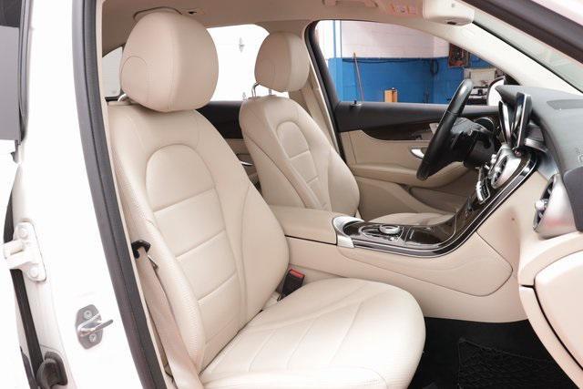 used 2019 Mercedes-Benz GLC 300 car
