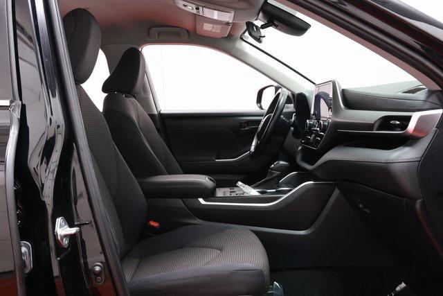 used 2023 Toyota Highlander car