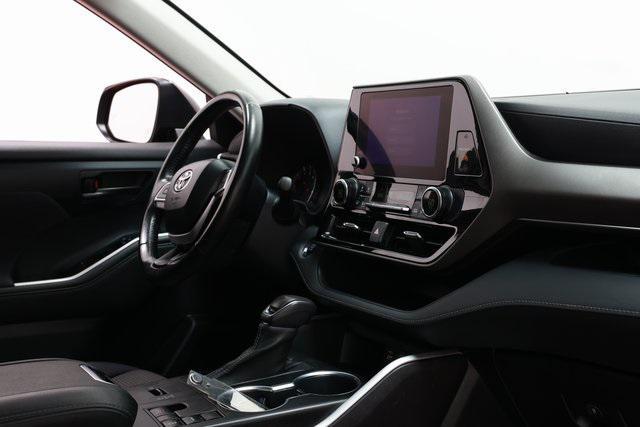 used 2023 Toyota Highlander car