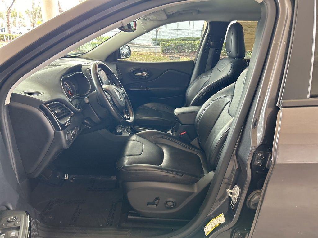 used 2023 Jeep Cherokee car, priced at $19,004