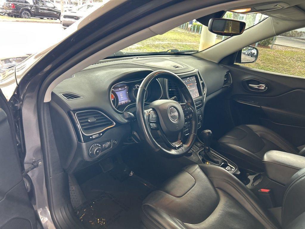 used 2023 Jeep Cherokee car, priced at $19,004