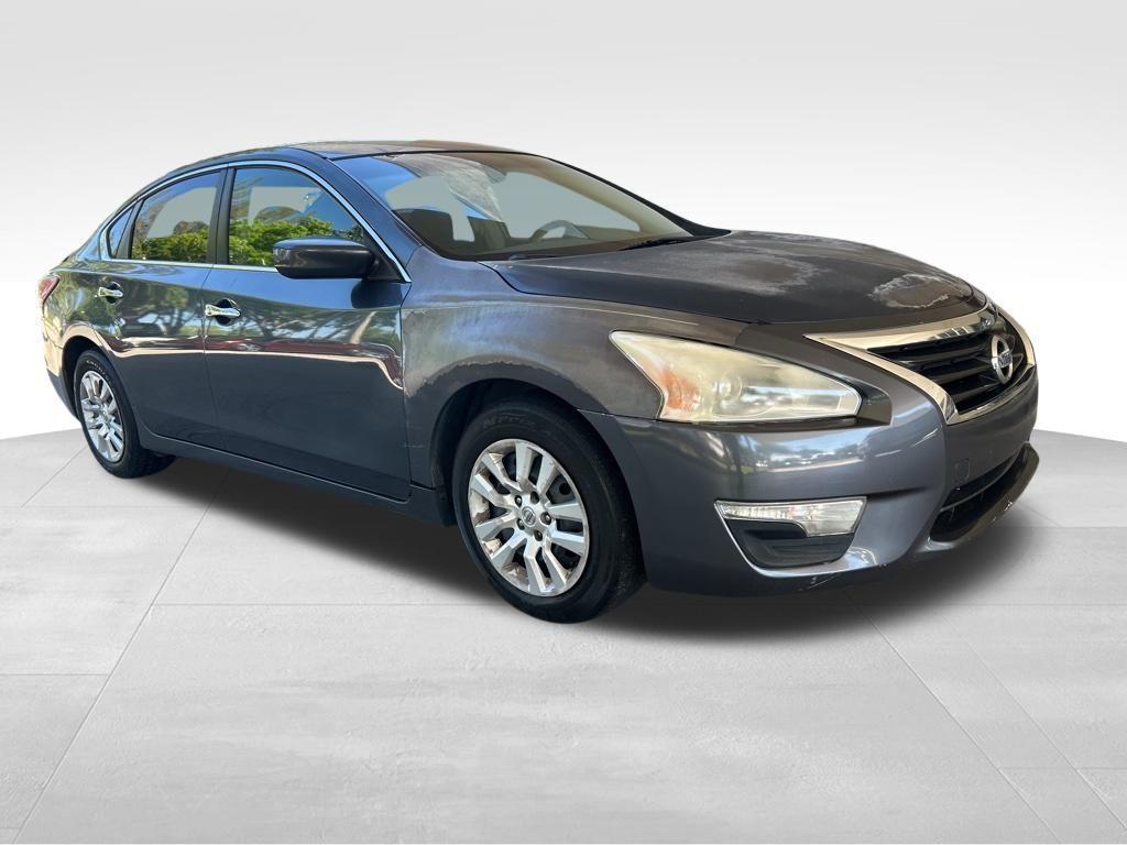 used 2013 Nissan Altima car, priced at $6,260